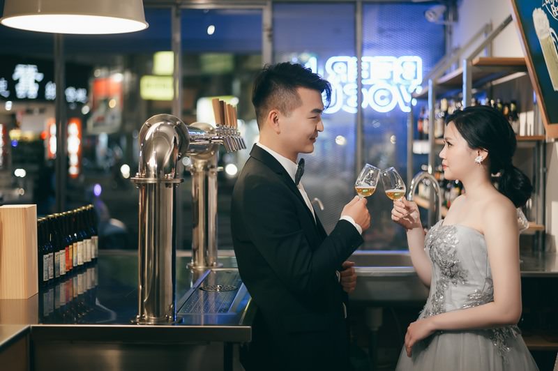 台南自助婚紗 Isaac & Sharon|小酒館自主婚紗