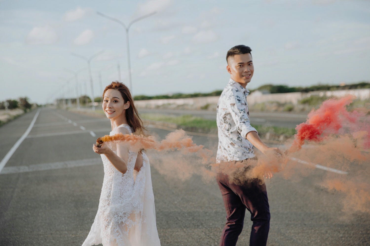 台南自助婚紗｜唯美浪漫兼具個性街頭的彩色煙霧婚紗｜weiwan 手工婚紗 13